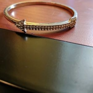 Arrow bangle bracelet